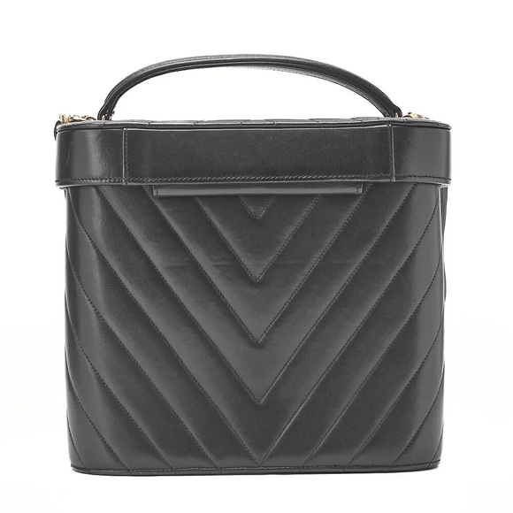 Authentic CHANEL RARE 1995 Chevron stitch Lambskin leather vanity bucket bag - Picture 2 of 12
